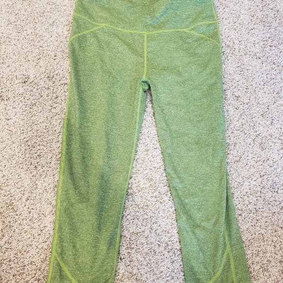 Fabletics Workout Capris - Picture 1 of 1